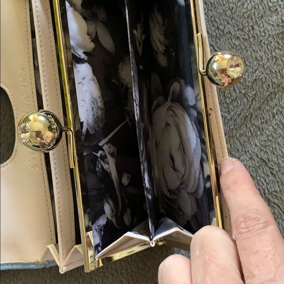 Wallet - Picture 5 of 5